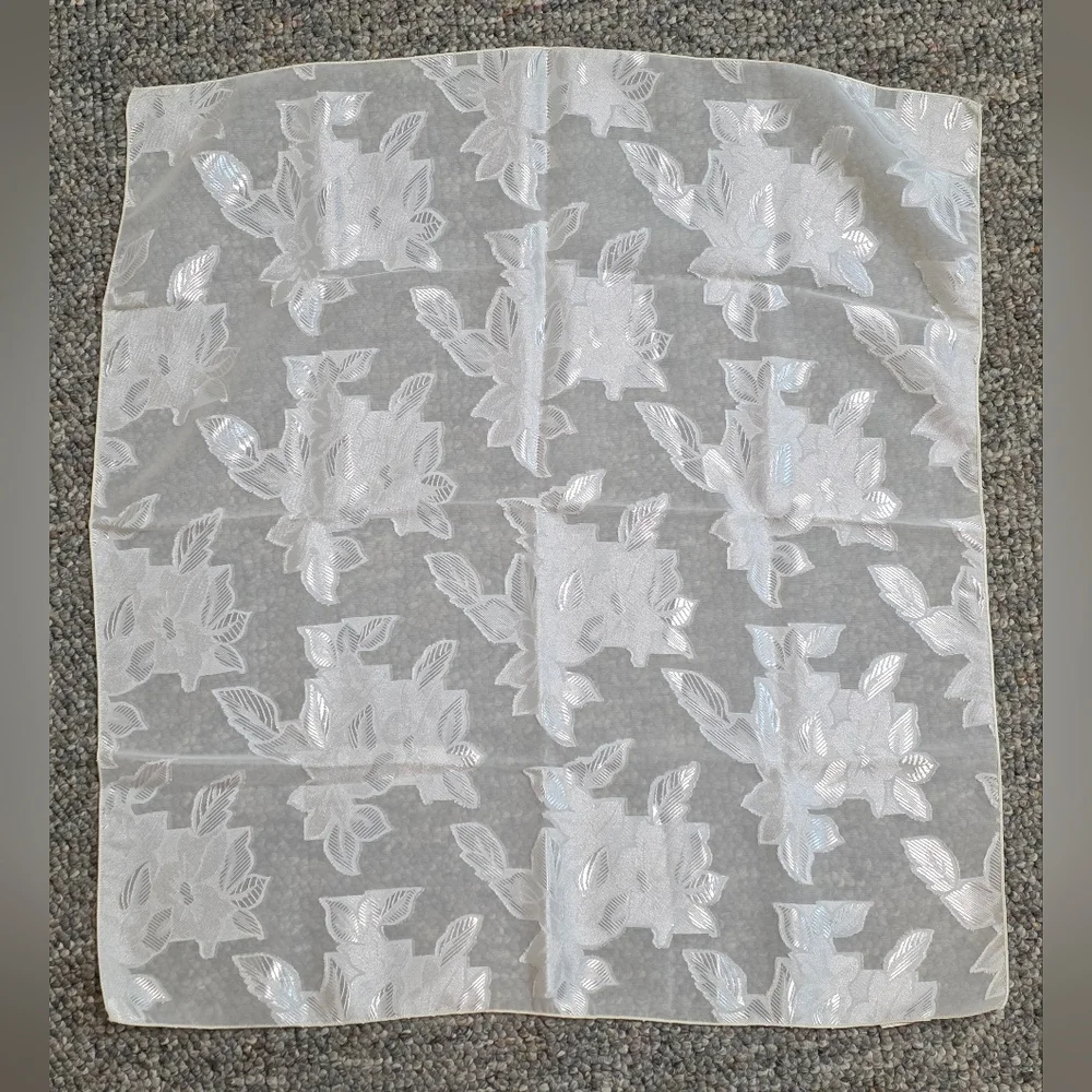 Bloomingdale's White Woven Leaf Pattern Neck Scarf
